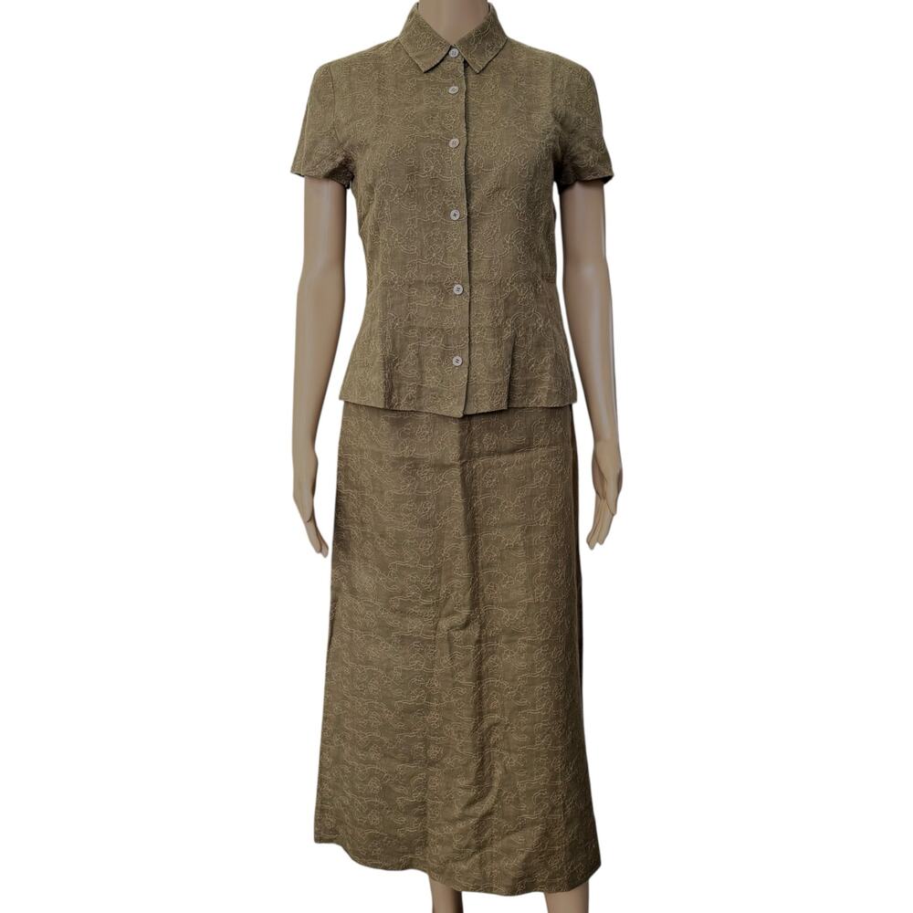 Burberry Embroidered Blouse & Skirt Set - Picture 2 of 16
